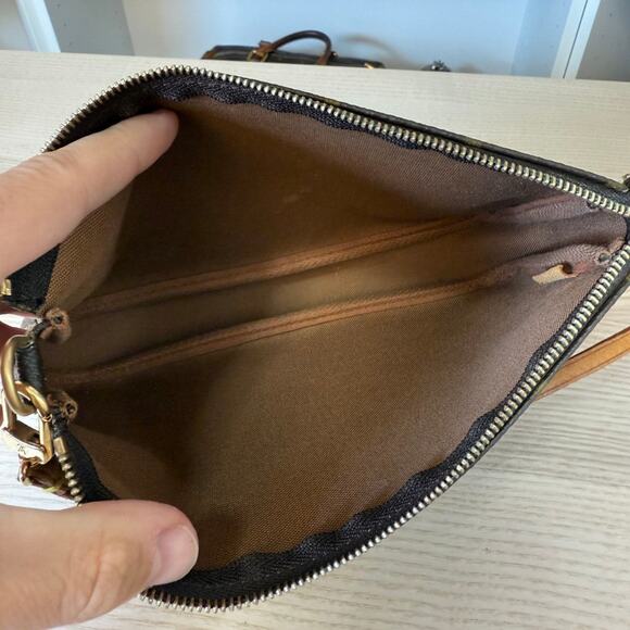 Louis Vuitton Monogram Pochette Accessories - Picture 7 of 13